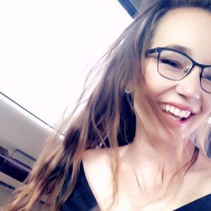 Meet your Posher, Leslie